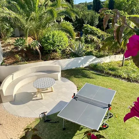 فيلة Royal Course Villa,